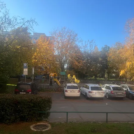 Utulny Prostorny Tichy Byt V Blizkosti Centra Prague Exterior photo