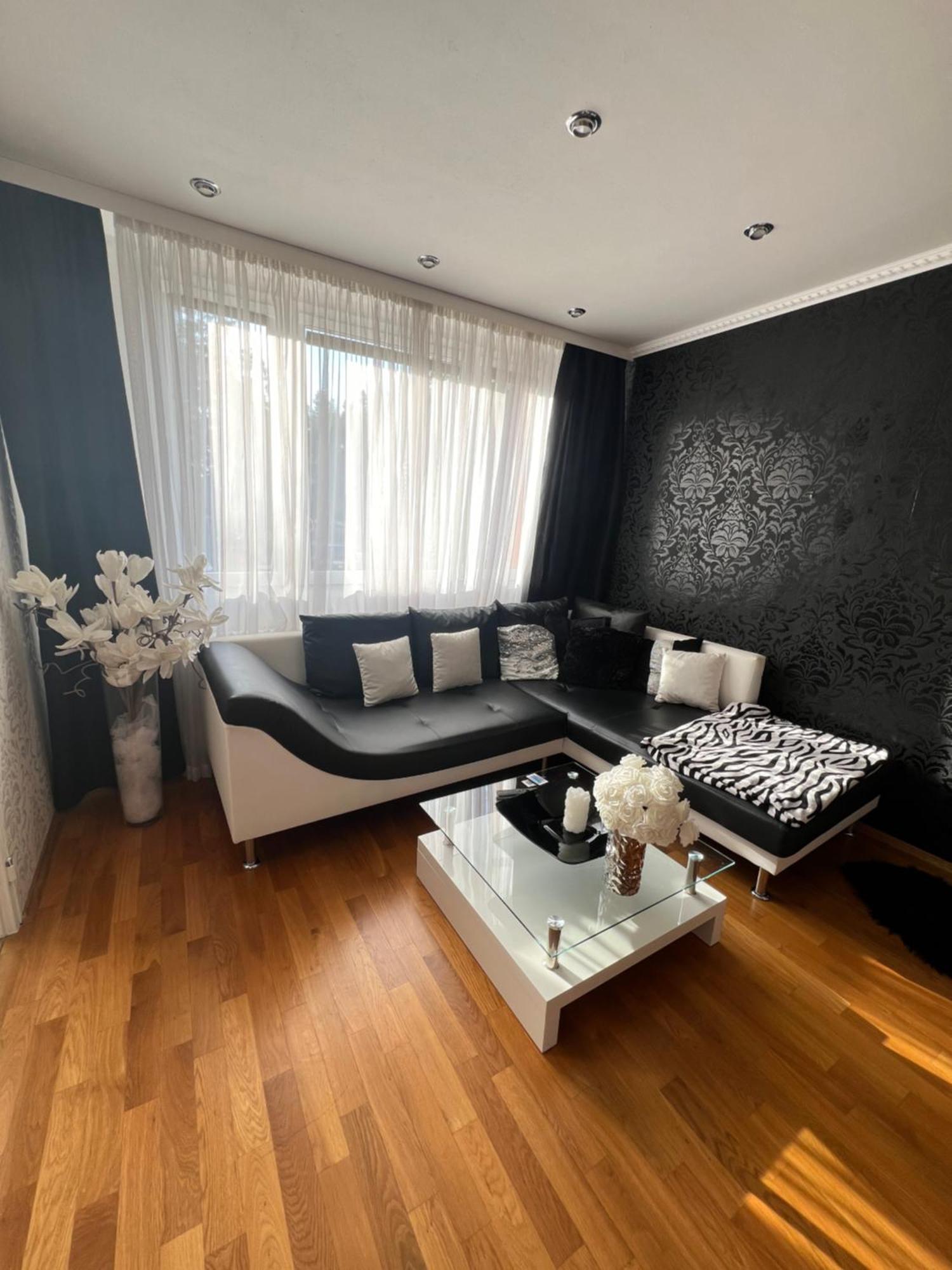 Apartment Utulny Prostorny Tichy V Blizkosti Centra